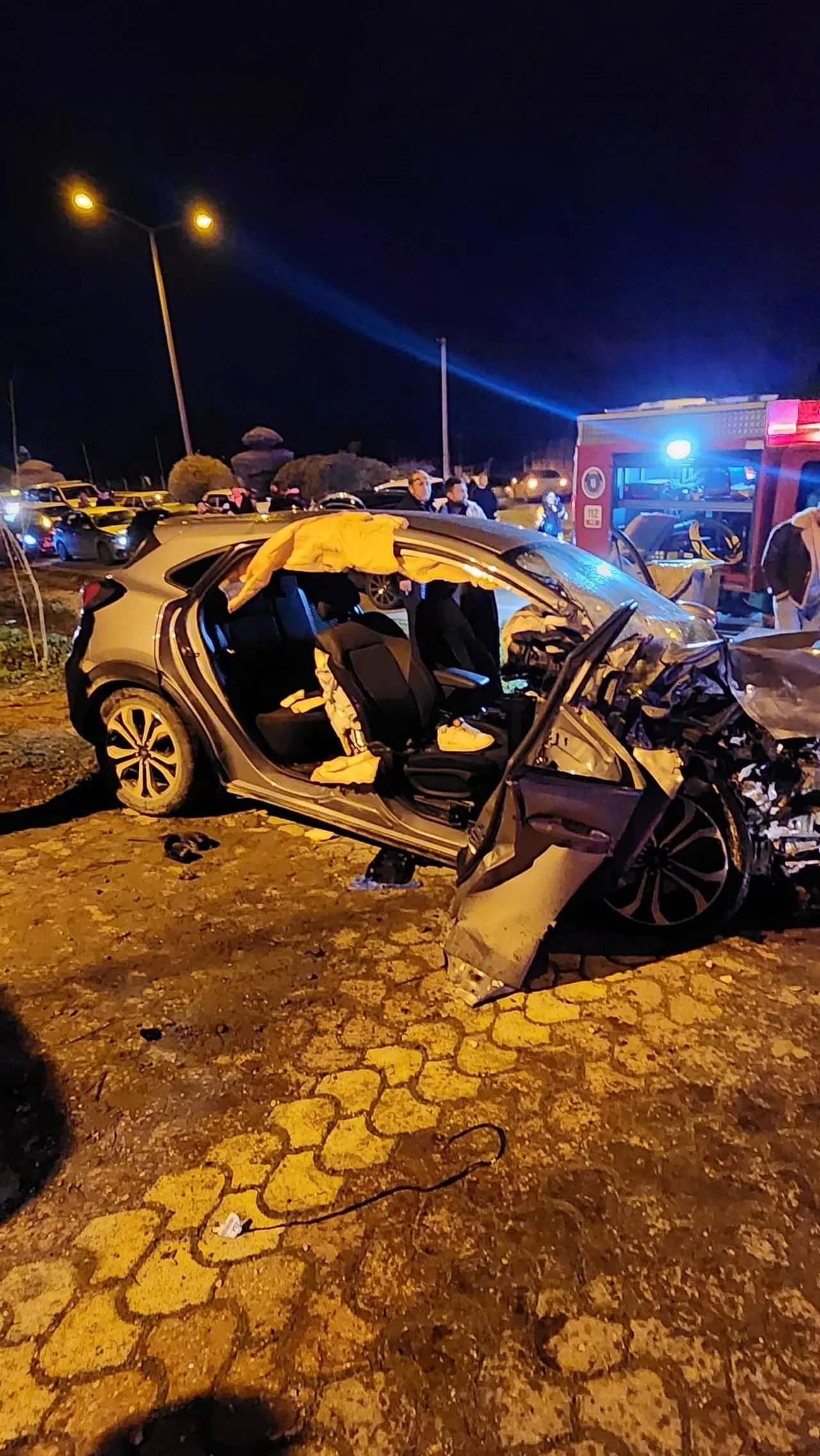 Bursa'da otomobiller kafa kafaya çarpıştı! Feci kazada ağır yaralılar var