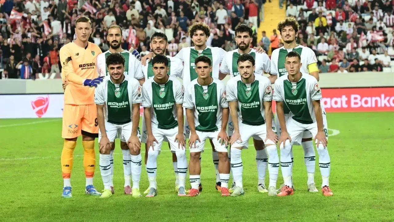 Bursaspor maçı hangi kanalda, canlı nereden izlenir? Arnavutköy Belediyespor Bursaspor TFF 2. Lig Kırmızı Grup maçı saat kaçta belli oldu