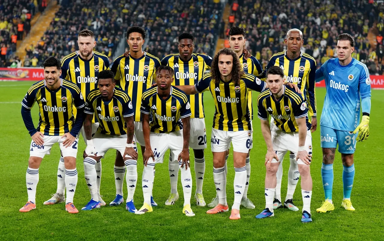 Fenerbahçe'nin FCSB maçı kadrosu belli oldu! 8 isim kamp kadrosunda yer almadı