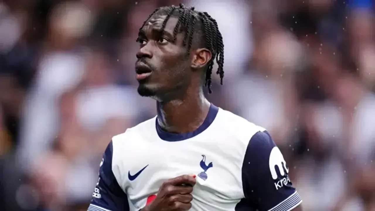 Galatasaray'dan İngiltere çıkarması! Manchester City maçı öncesi transfer zirvesi: 3 yıldız isimle görüşmeler başladı!