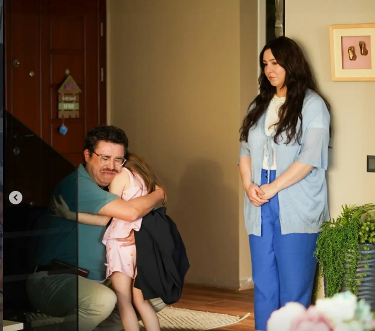 İbrahim Büyükak ve Yasemin Sakallıoğlu'lu filmin galasına Damla Çolak'ın gözyaşları damga vurdu