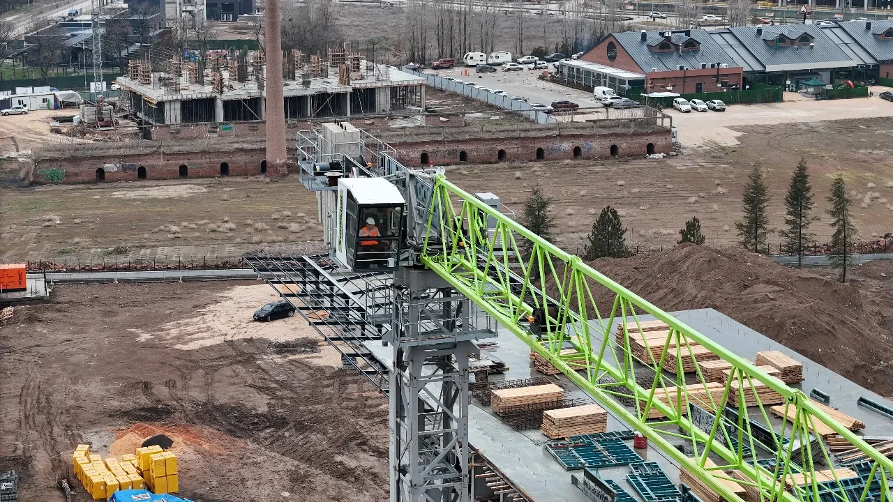 Maaşı 90 bin lira! Metrelerce yükseklikte zor mesai: Tonlarca ağırlıktaki yükleri iğne deliğinden geçiriyorlar 