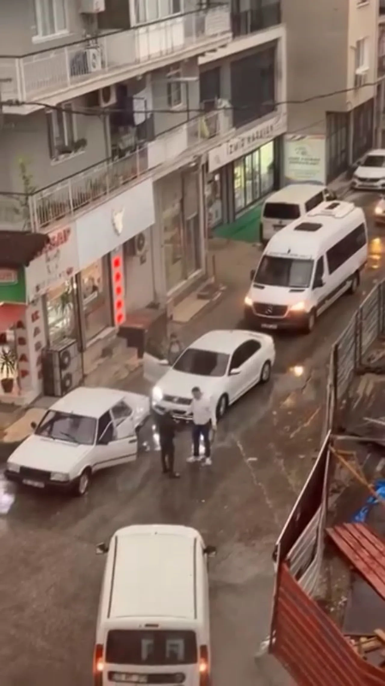 Trafikteki döner bıçaklı maganda tutuklandı! Adeta suç makinesi çıktı