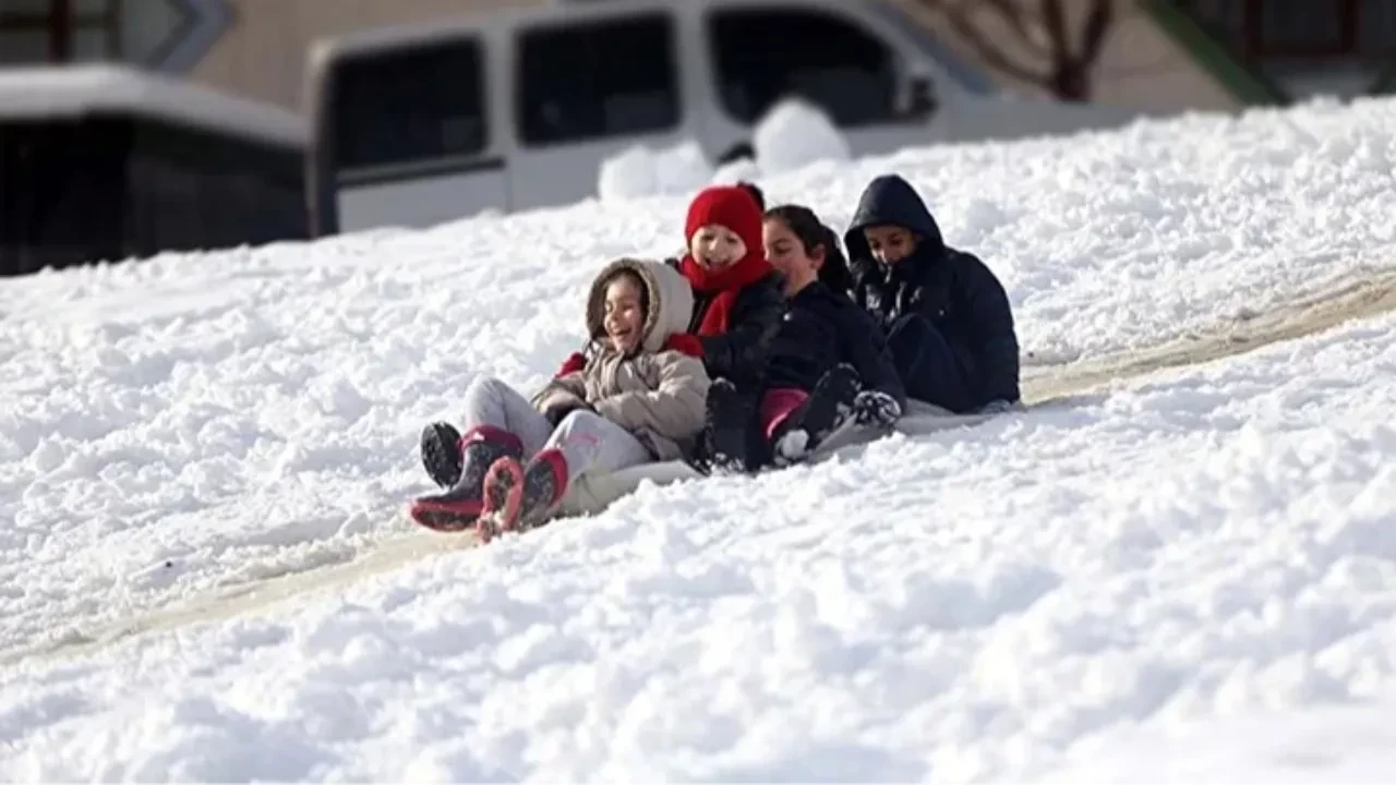 Zemheri bitti mi havalar ne zaman ısınacak?