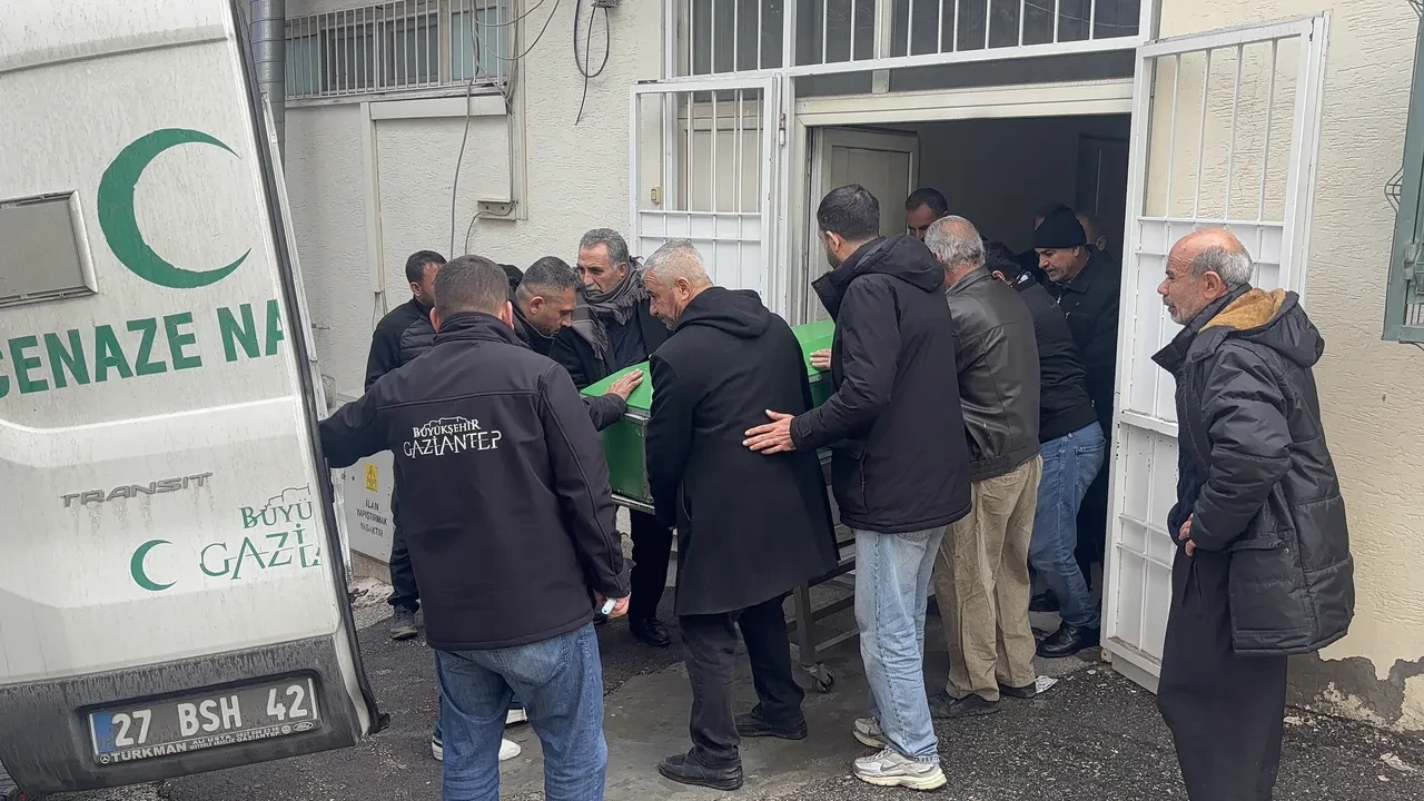 3 kardeş yeni aldıkları arabada can verdi! Gaziantep'te feci kaza