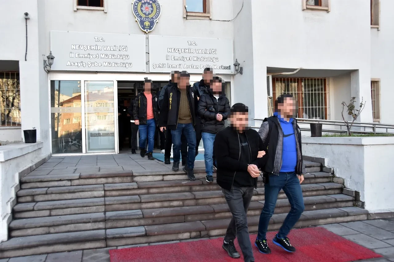 8 milyon TL'lik vurgun yapmışlar! Sahte polis ve savcılar gözaltında