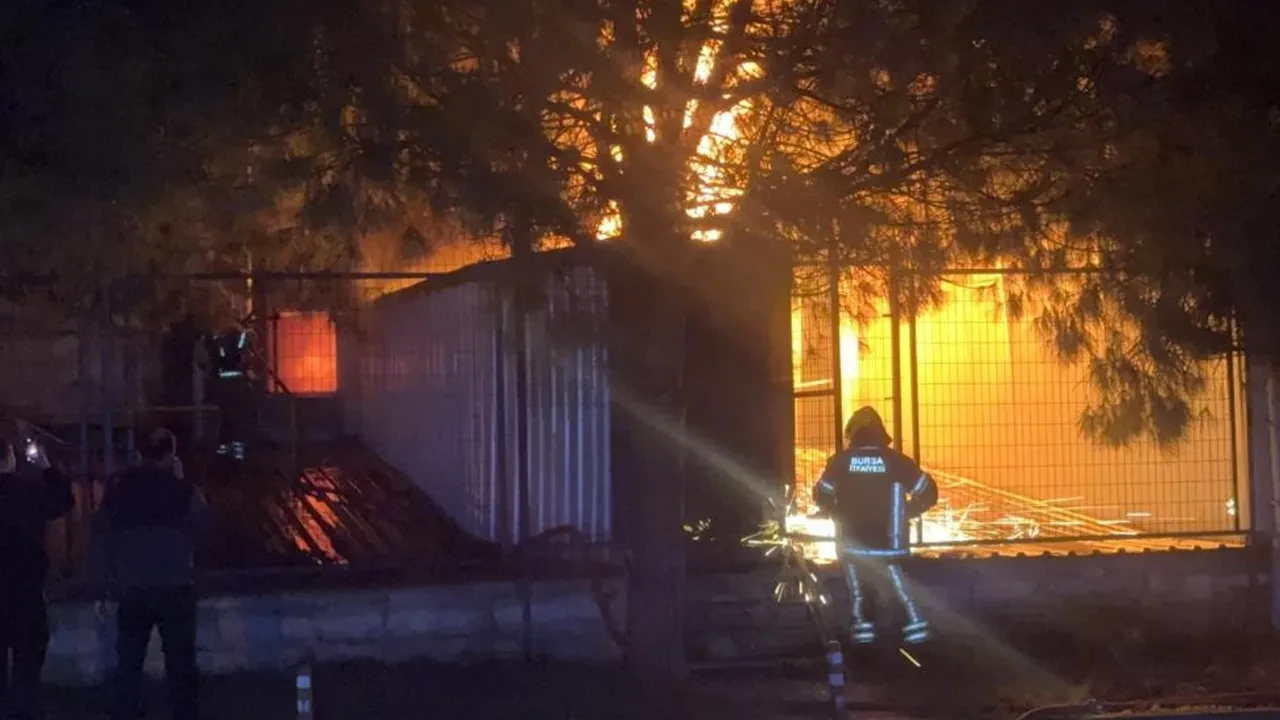 Bursa'da kimyasal kaplama fabrikasında yangın