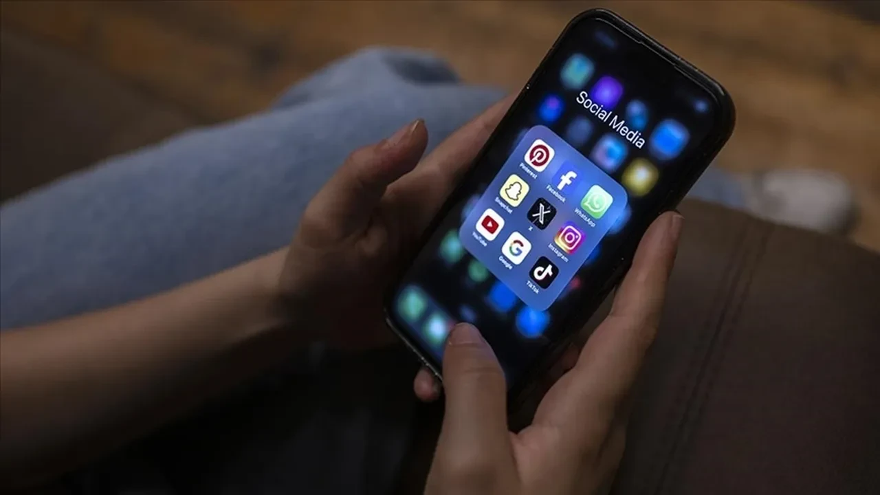 Cebimizdeki düşman: Nomofobi! Şarjım yüzde 5'ken zihnim ne söylüyor? 