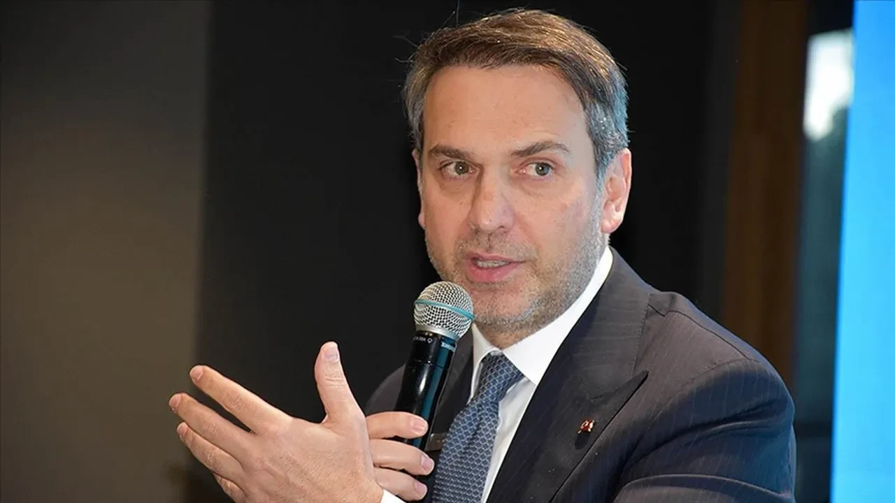 Doğal gaz ve elektriğe zam gelecek mi? Bakan Bayraktar canlı yayında açıkladı