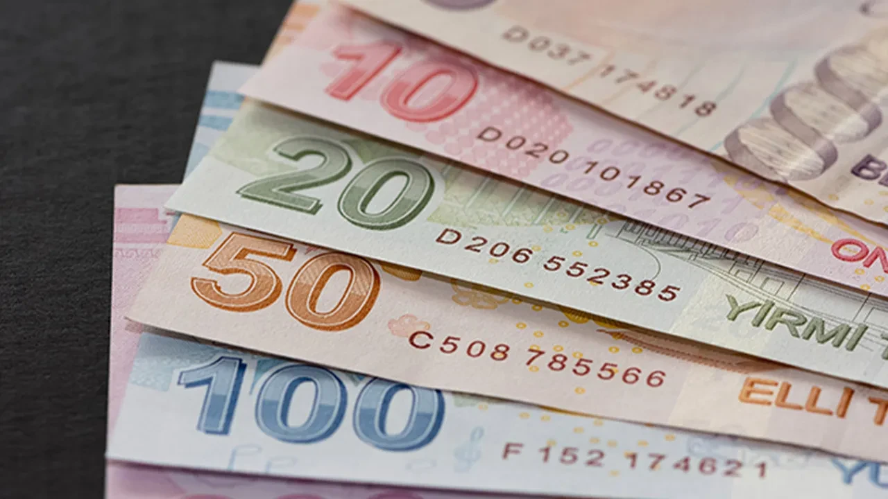 En düşük emekli maaşını 20 bin liraya çıkaran madde Resmi Gazete'de