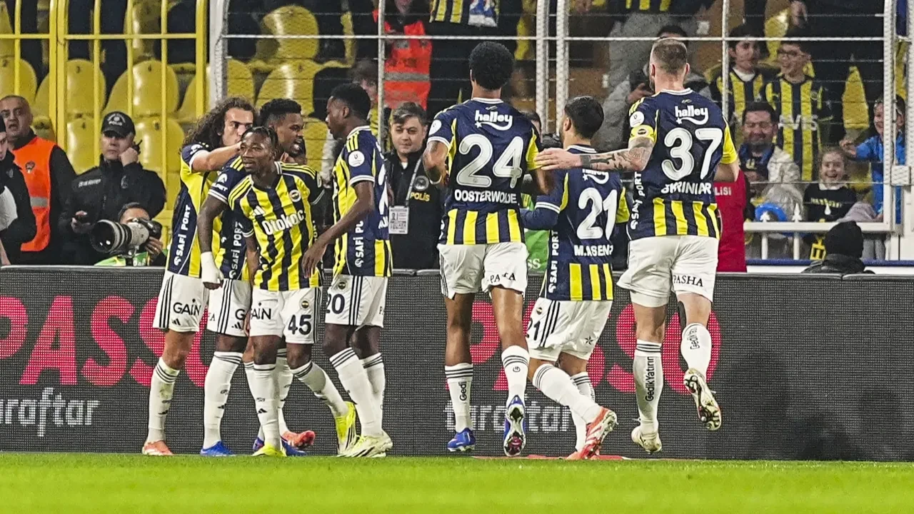 /spor/fenerbahce-avrupa-liginde-fcsbye-konuk-oluyor-mac-oncesi-muhtemel-11ler-3279151