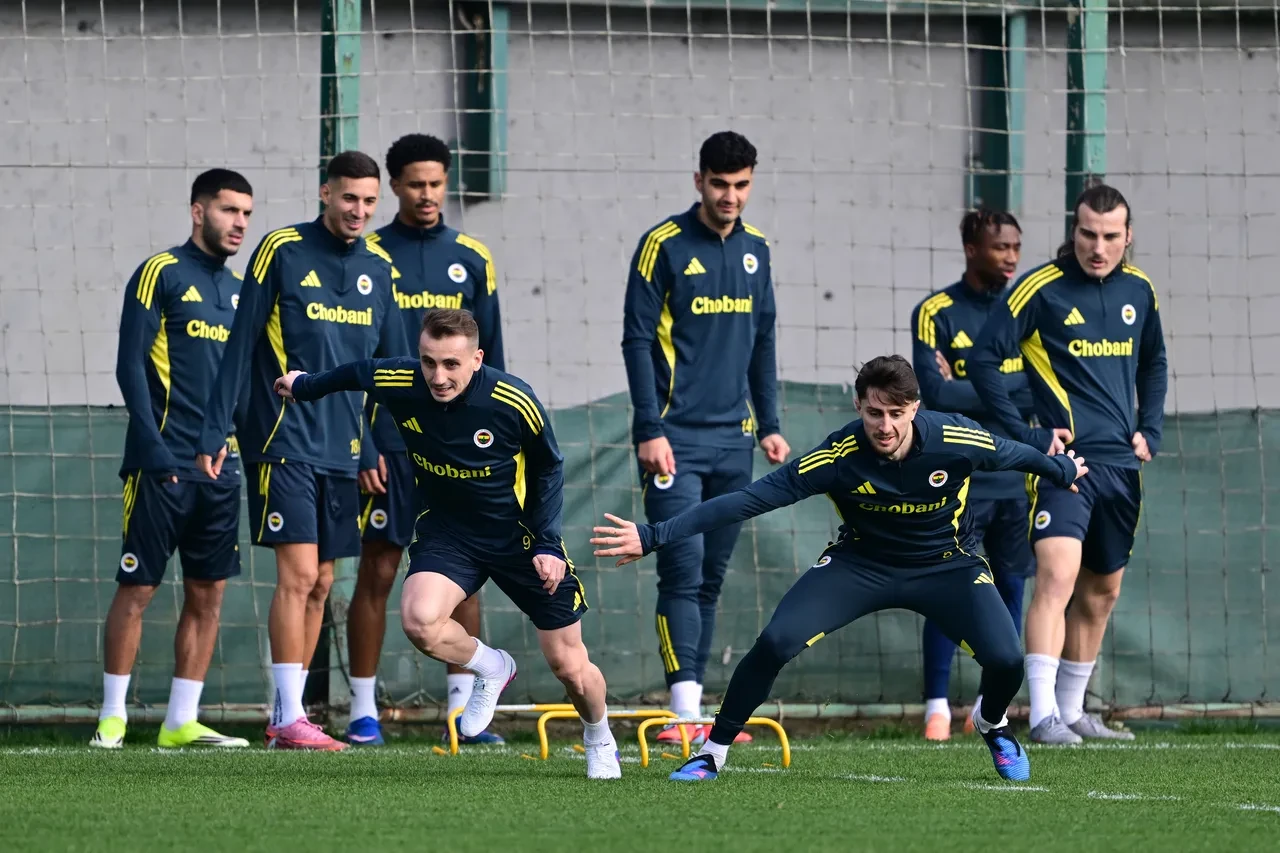 Fenerbahçe, Avrupa Ligi'nde FCSB'ye konuk oluyor! Maç öncesi muhtemel 11'ler