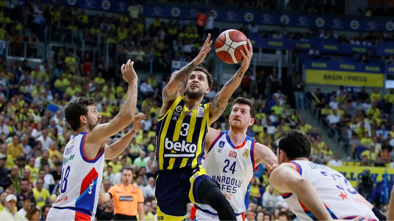 Fenerbahçe Beko Anadolu Efes EuroLeague maçı saat kaçta hangi kanalda?