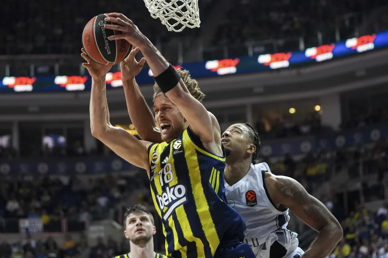 Fenerbahçe Beko Anadolu Efes maç skoru kaç kaç? Euroleague’de farklı galibiyet