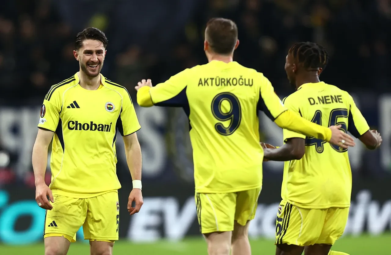 Fenerbahçe FCSB deplasmanında berabere kaldı: UEFA Avrupa Ligi'nde play-off zamanı!