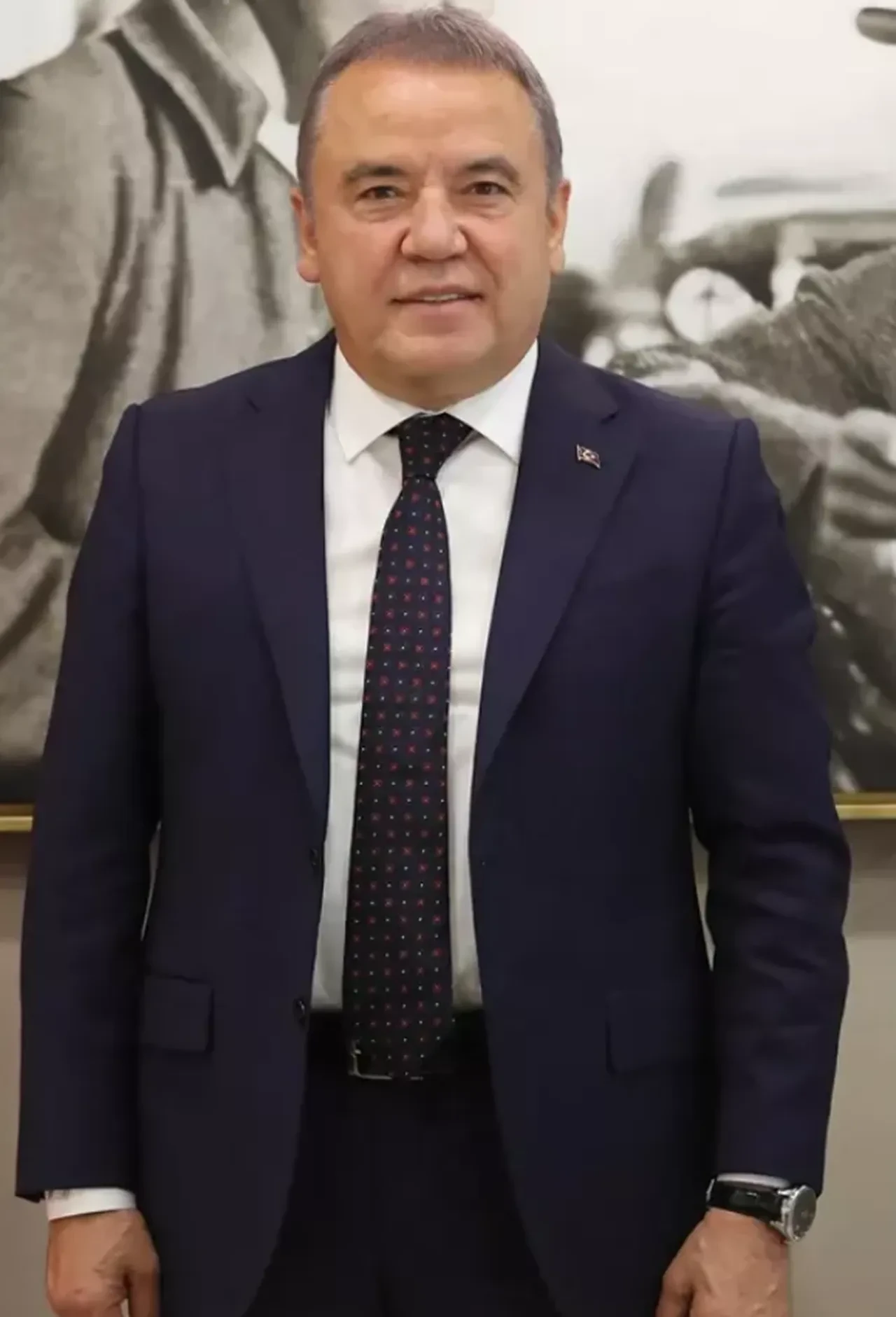 Gazeteci Cem Küçük, Antalya’daki yolsuzluk çarkını anlattı! 'Muhittin Böcek aslında oğlunu yakmış'