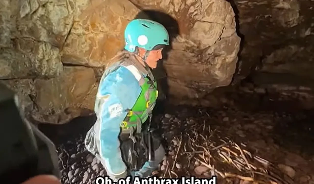 Google Haritalar'da silinen yasaklı bölgeye adım attı! Genç fenomenin karanlık turizmi