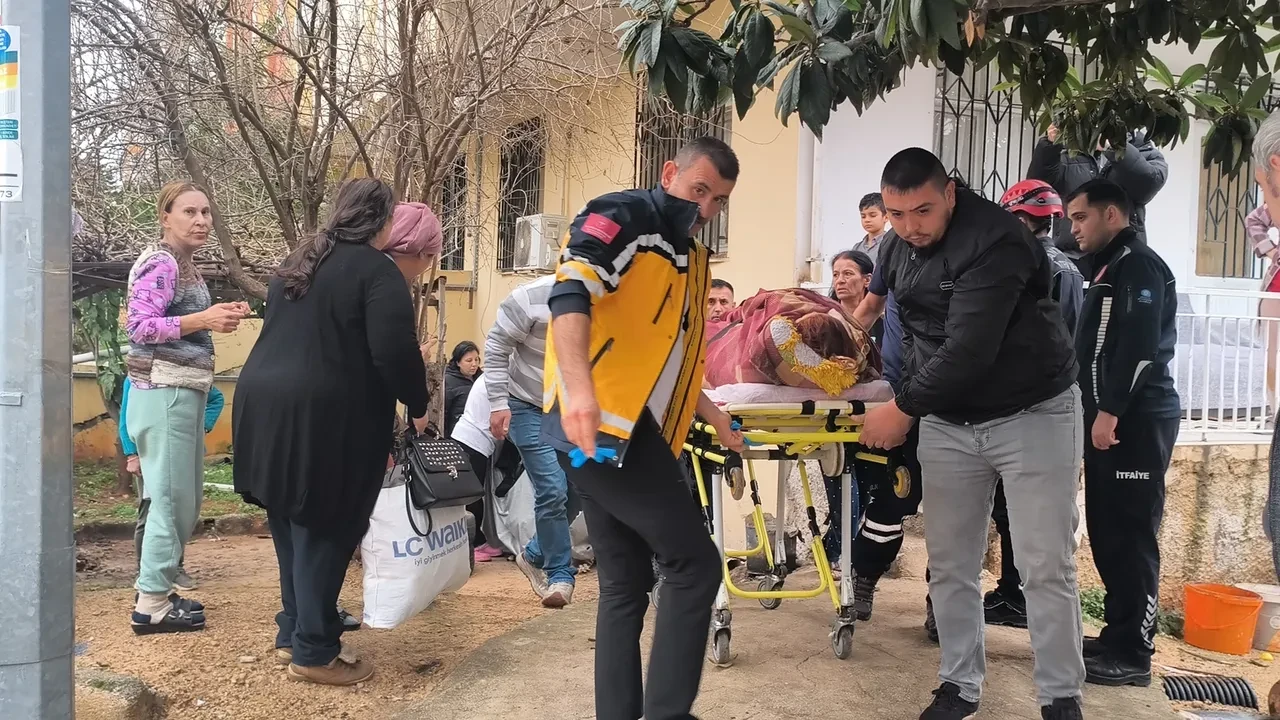İşe giderken dehşet yaşadı! Adımını atmasıyla kendini fosseptik çukurunda buldu
