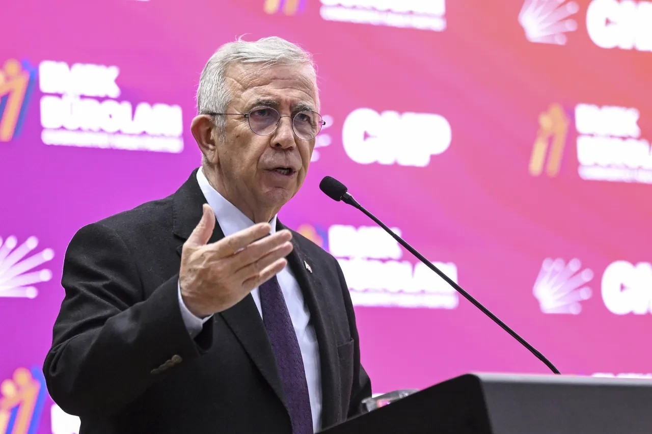 Mansur Yavaş'ın zor anları! Gençlerin cevabı karşısında dondu kaldı