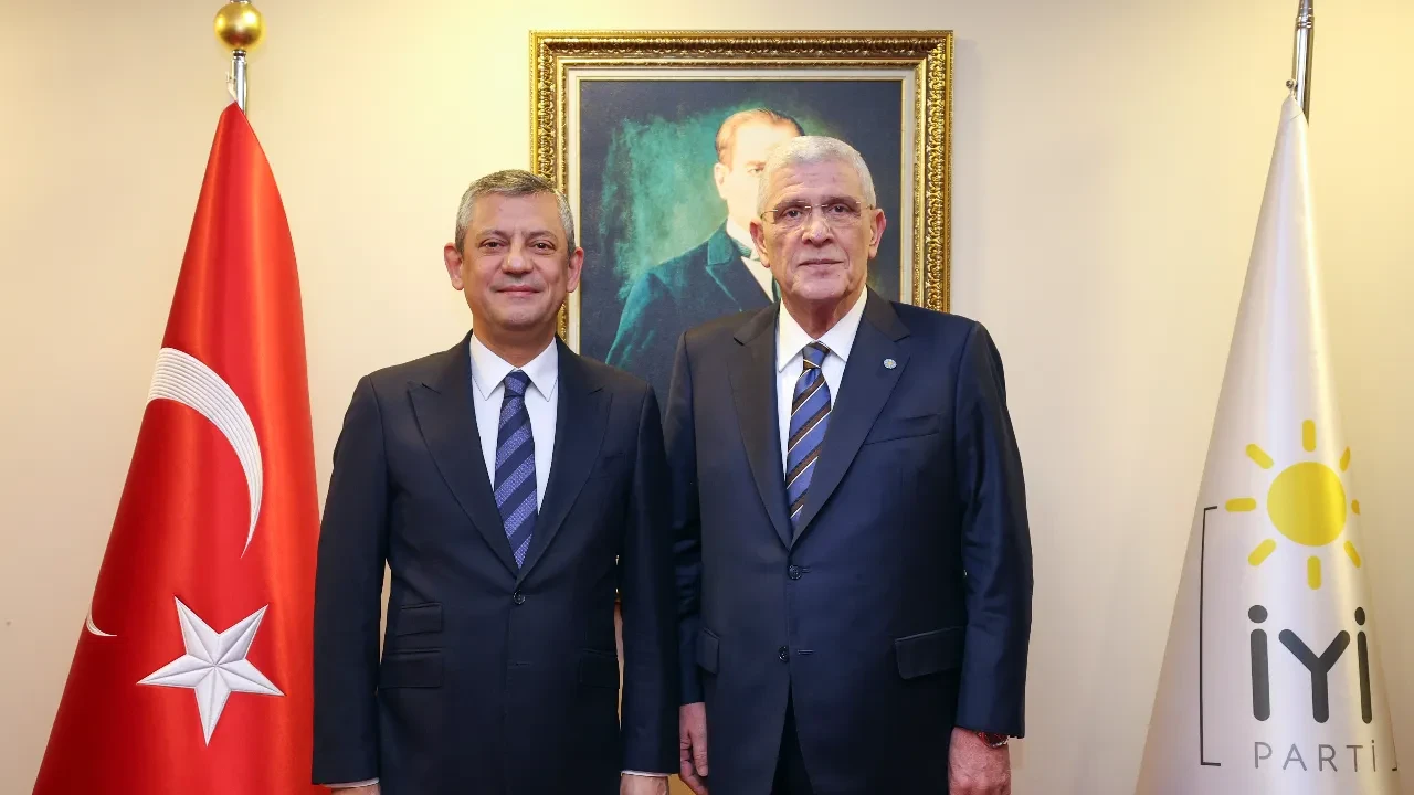 Müsavat Dervişoğlu'ndan Özgür Özel'e DEM Parti uyarısı: "Döşenen mayınlara ortak olmayın"