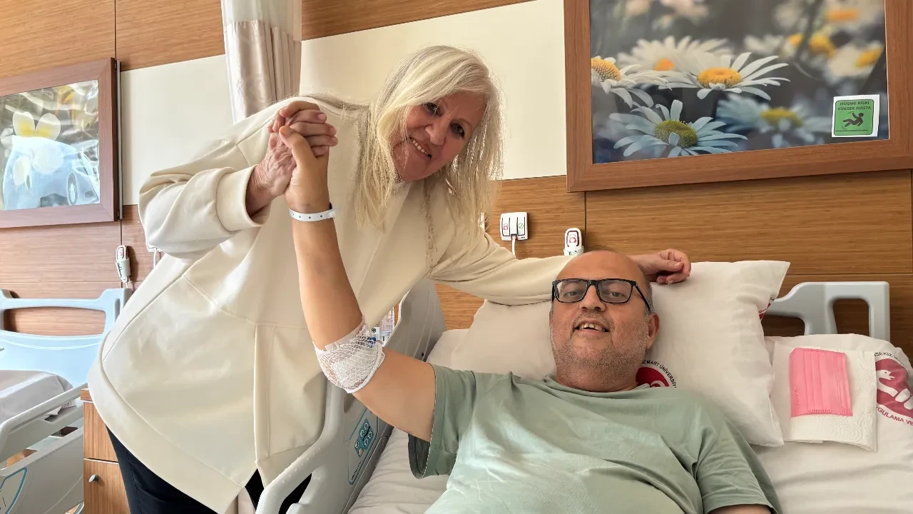 Önce hayata getirdi, şimdi hayat verdi! Anneden oğluna böbrek nakli