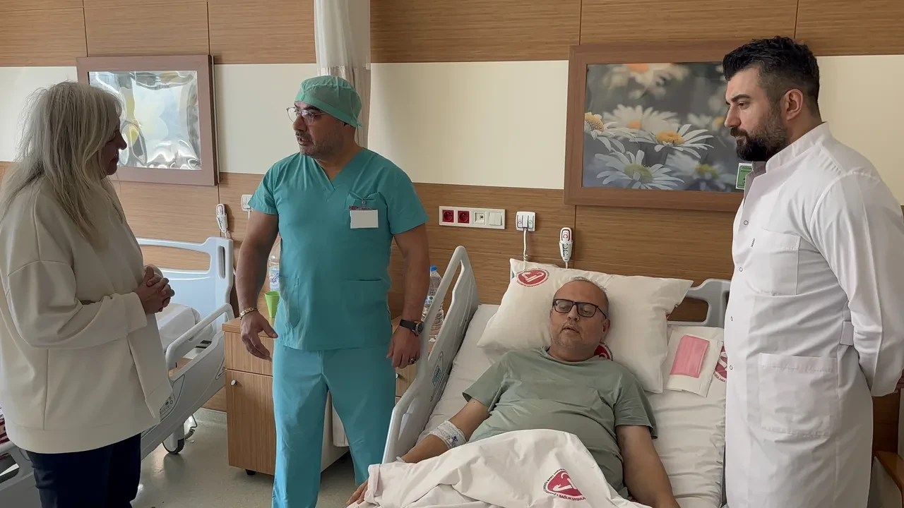 Önce hayata getirdi, şimdi hayat verdi! Anneden oğluna böbrek nakli