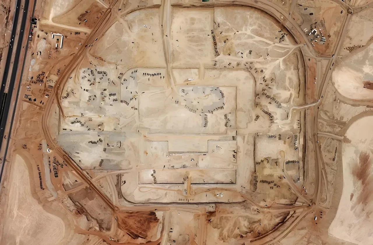 Suudi Arabistan dev proje frene bastı: Dünyanın en büyük binası durdu