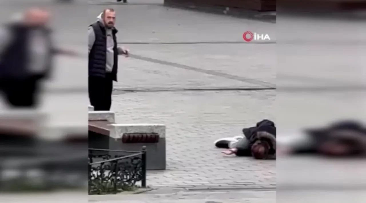 Tartıştığı kişiyi silahla vurdu, dakikalarca başında bekledi! O anlar kamerada 