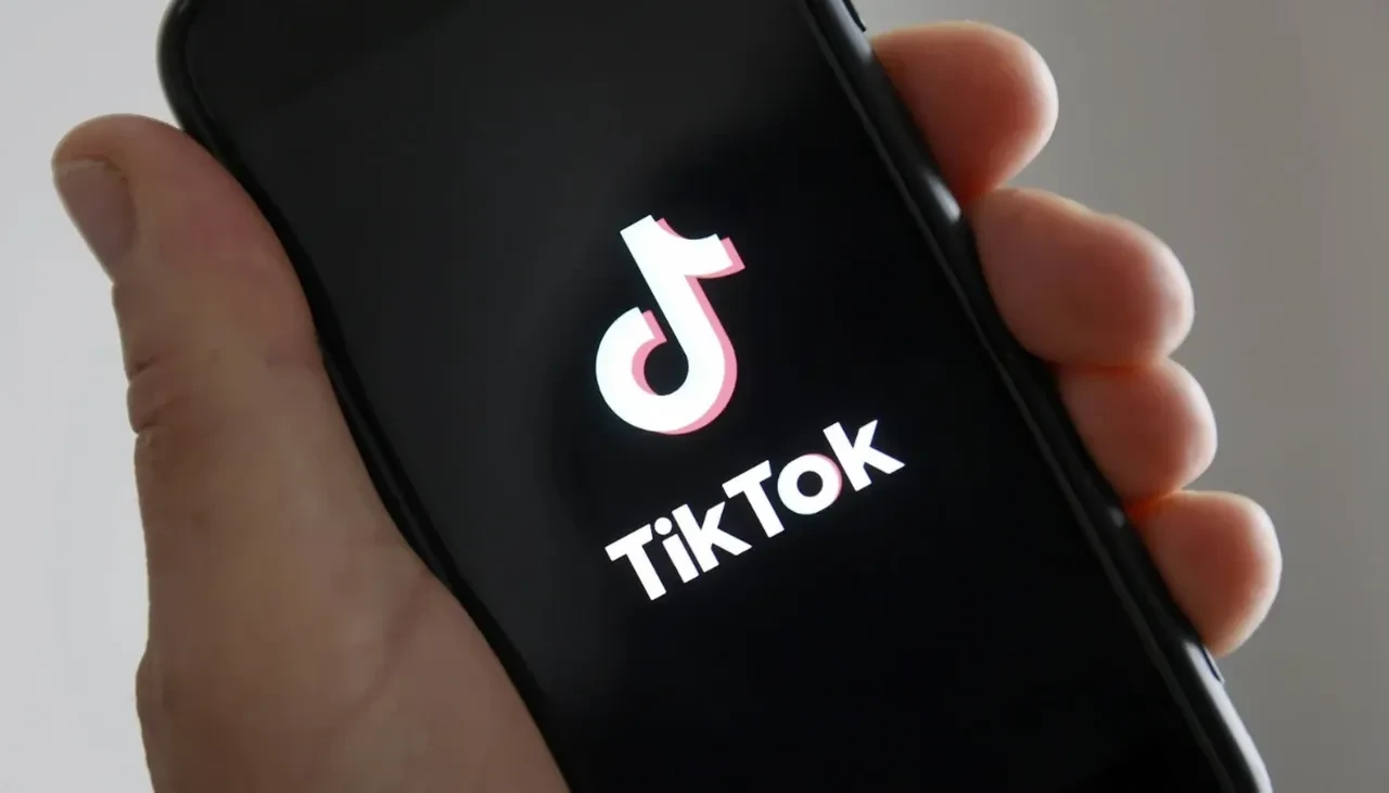 TikTok’ta büyük kriz: Herkes silip UpScrolled yüklüyor