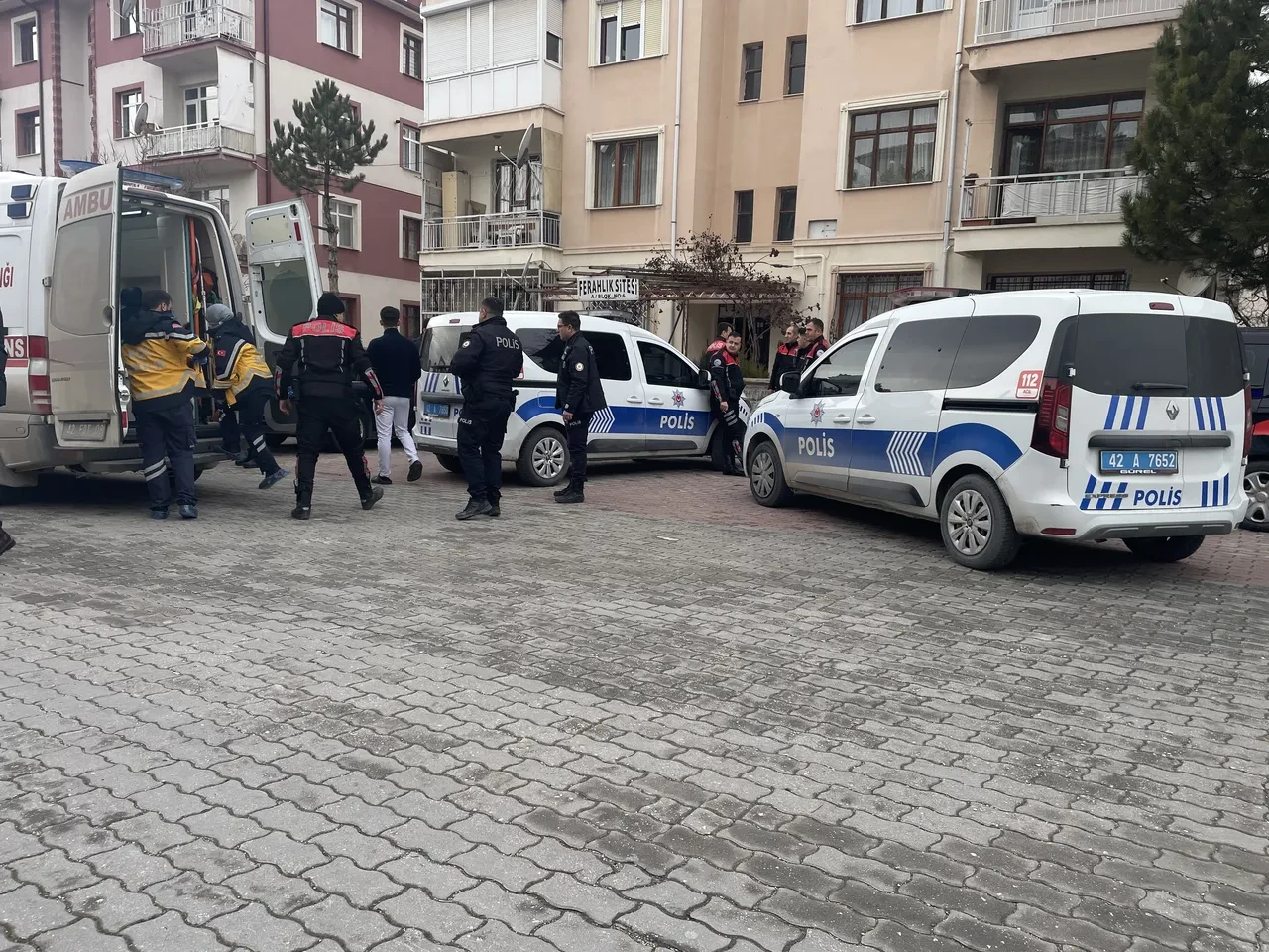 Yaşlı adam yanlışlıkla kendini vurdu