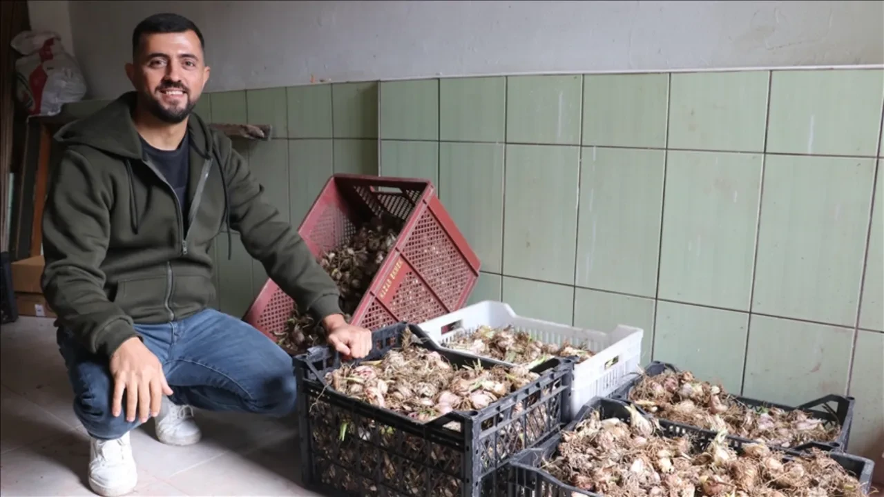 Kariyerini bırakıp tarlaya girdi, hazineyi buldu! Adana’dan dünyaya 