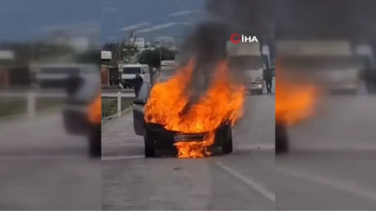 Otomobil yolun ortasında alev alev yandı! O anlar kamerada