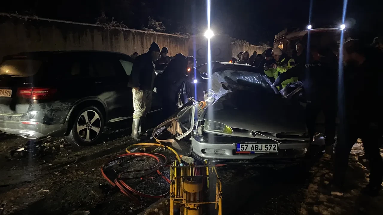 Sinop'ta korkunç kaza: 3 ölü, 2 yaralı