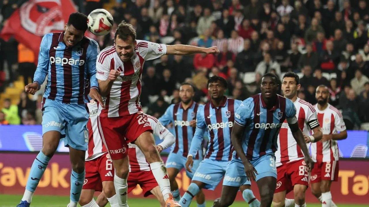 Antalyaspor Trabzonspor maç skoru kaç kaç? Olaylı başlayan maçtan galip çıkmadı