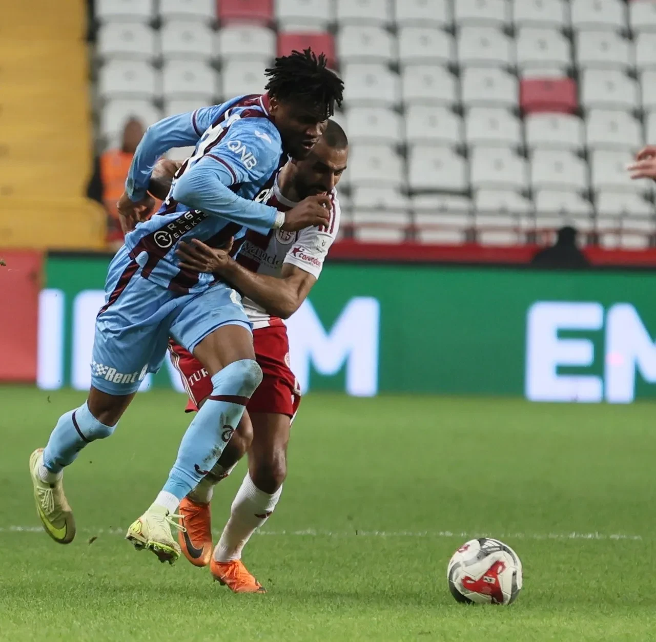 Antalyaspor Trabzonspor maç skoru kaç kaç? Olaylı başlayan maçtan galip çıkmadı