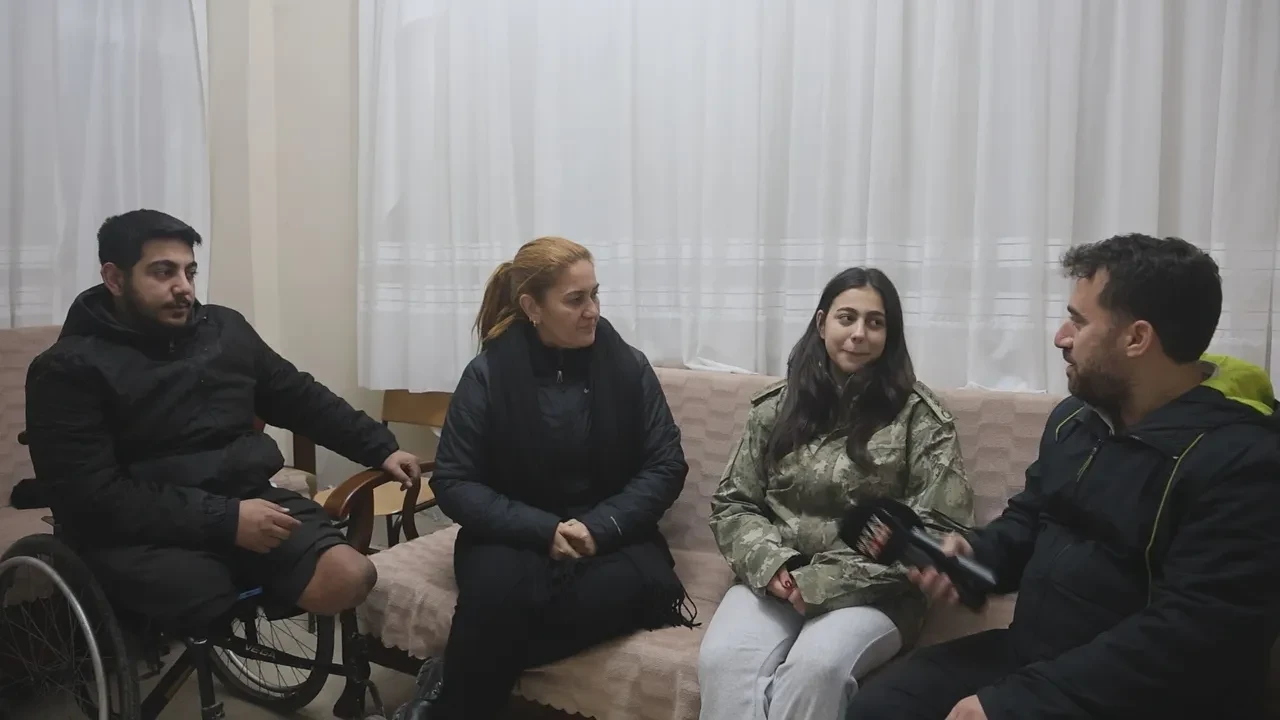 'Asrın Felaketinde' saklanan emanet: 'Üşümesin' diye montunu veren Albay ile Beliz’in duygusal görüşmesi!