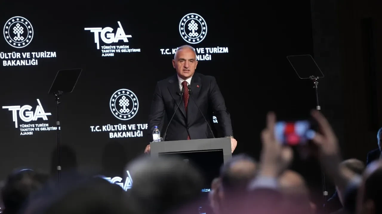 Bakan Ersoy: 2025'te 64 milyon ziyaretçi ağırladık