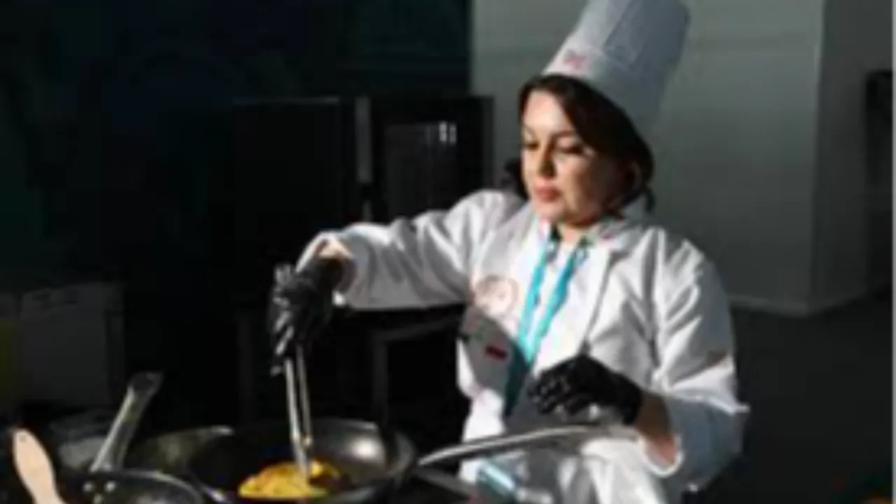 Çizik teflon tavayı kullanmaya devam edenler dikkat! O tavadaki yemekle birlikte vücudunuza sinsi bir 'plastik virüs' ekiyor olabilirsiniz...