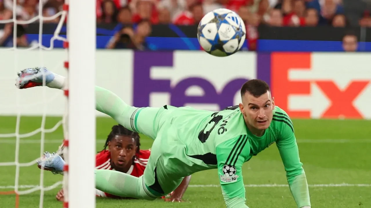 Dominik Livakovic imzayı attı: Fenerbahçe'de bir ayrılık daha gerçekleşti!