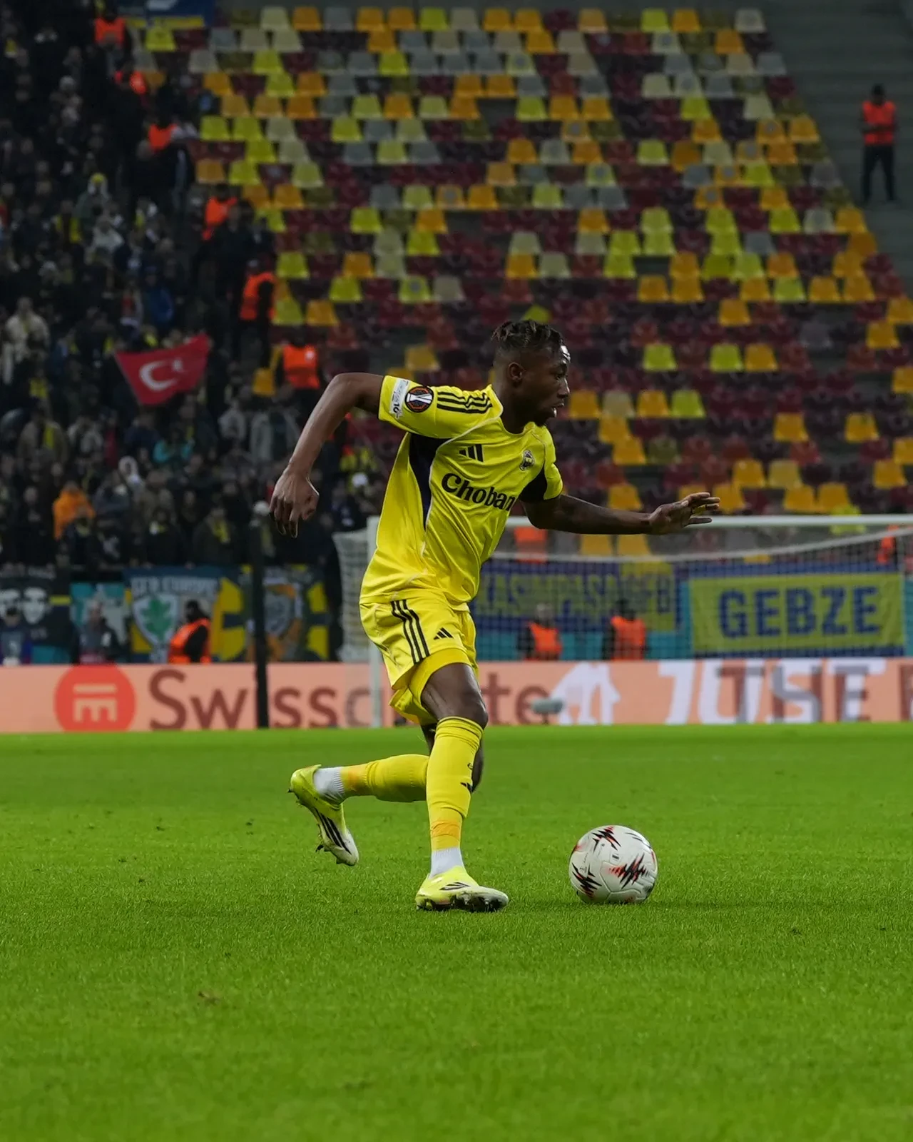 Fenerbahçe FCSB deplasmanında berabere kaldı: UEFA Avrupa Ligi'nde play-off zamanı!