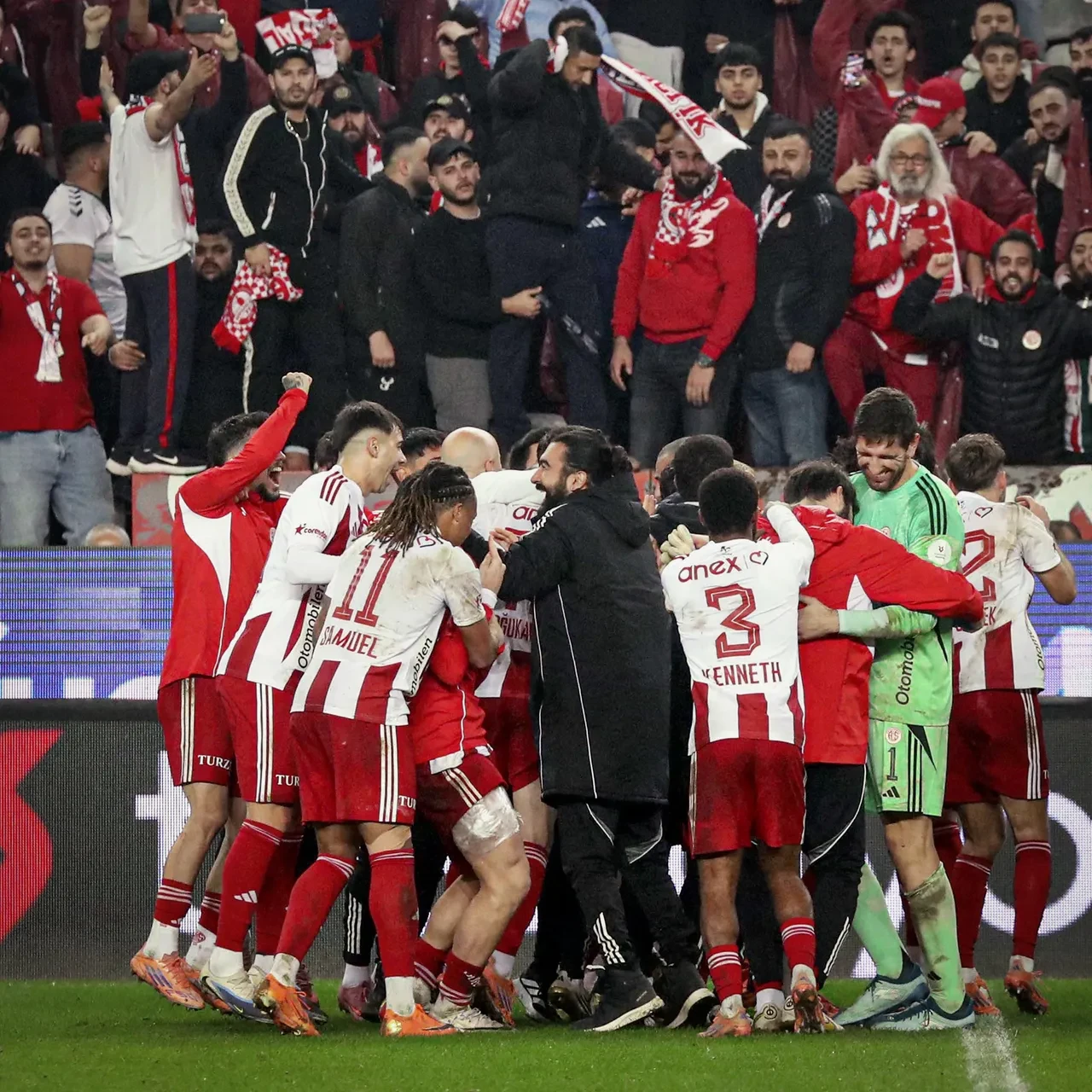 Trabzonspor Antalyaspor deplasmanında | SÜPER LİG CANLI MAÇ ANLATIMI