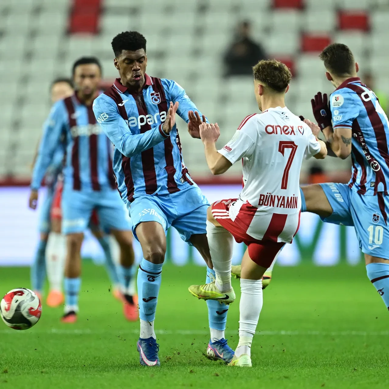 Trabzonspor Antalyaspor deplasmanında yara aldı: Akdeniz'de beraberlik!