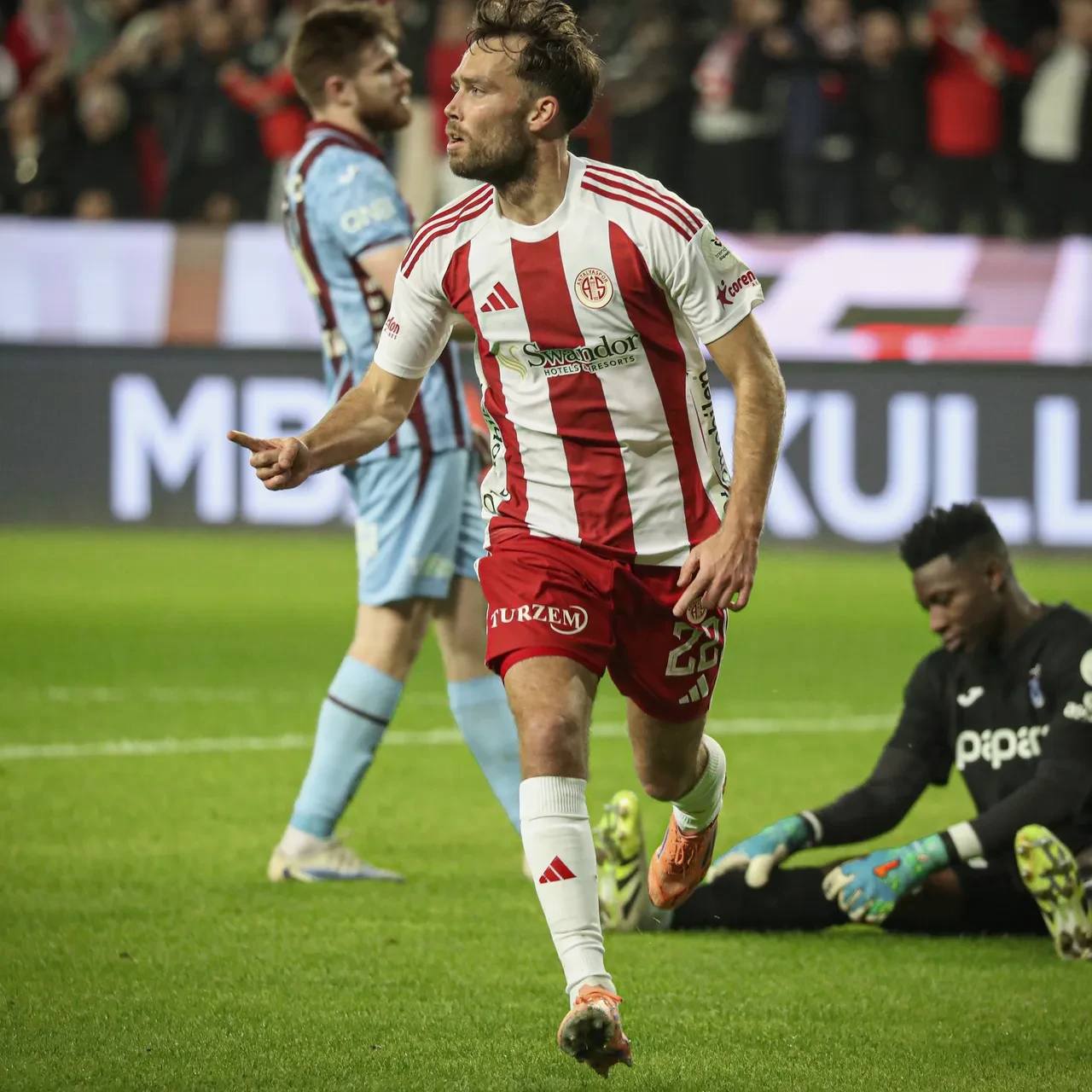 Trabzonspor Antalyaspor deplasmanında yara aldı: Akdeniz'de beraberlik!