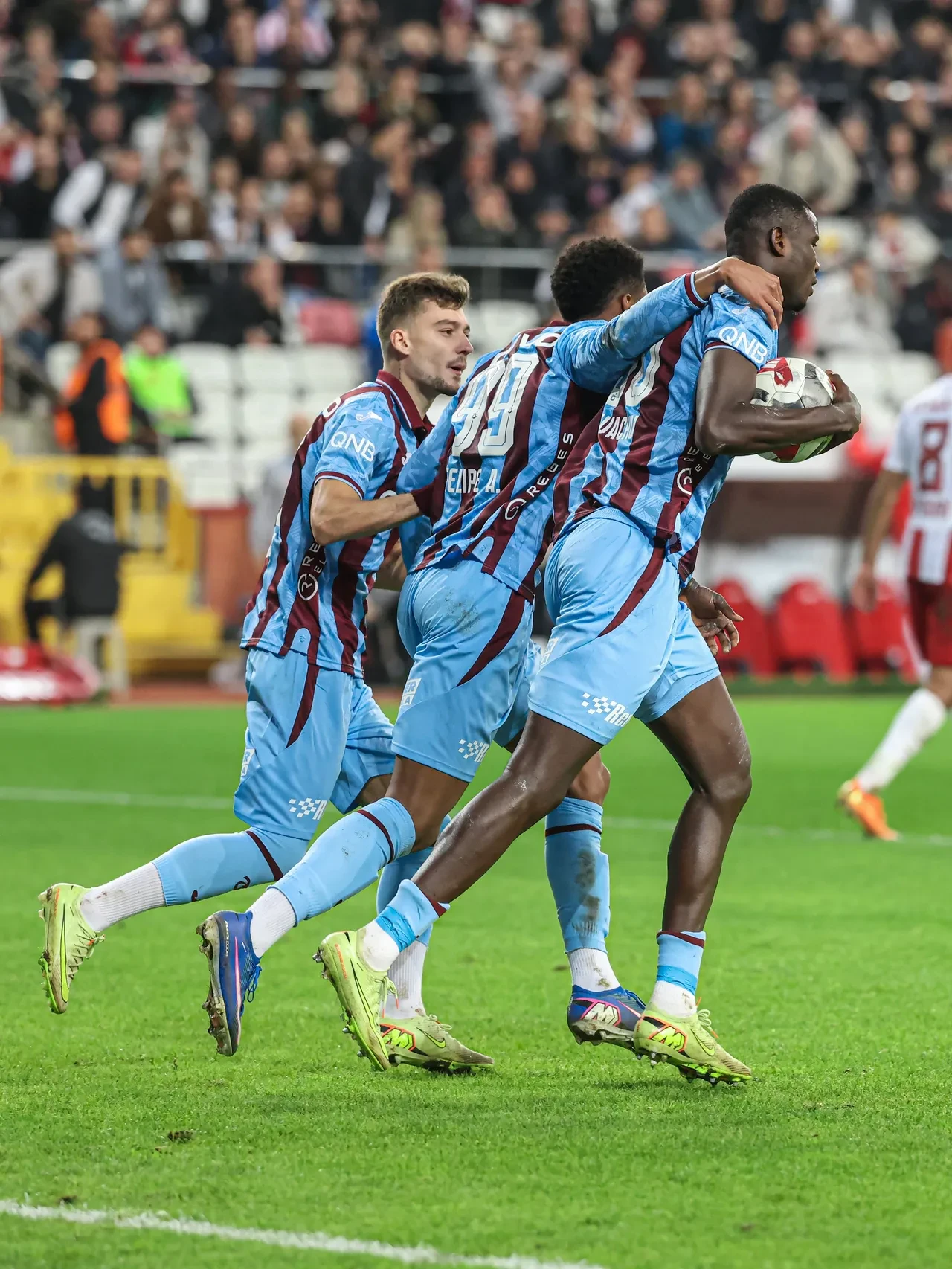 Trabzonspor Antalyaspor deplasmanında yara aldı: Akdeniz'de beraberlik!