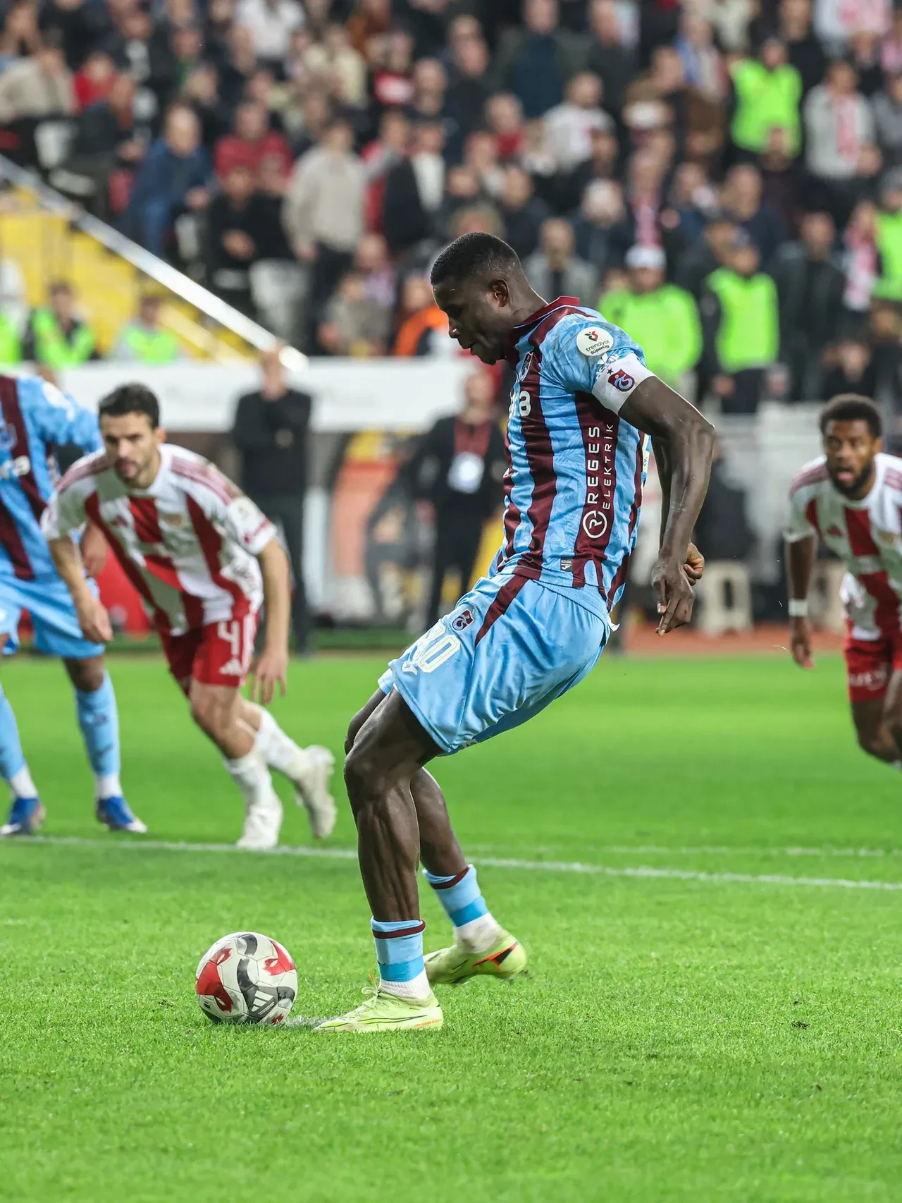 Trabzonspor Antalyaspor deplasmanında yara aldı: Akdeniz'de beraberlik!