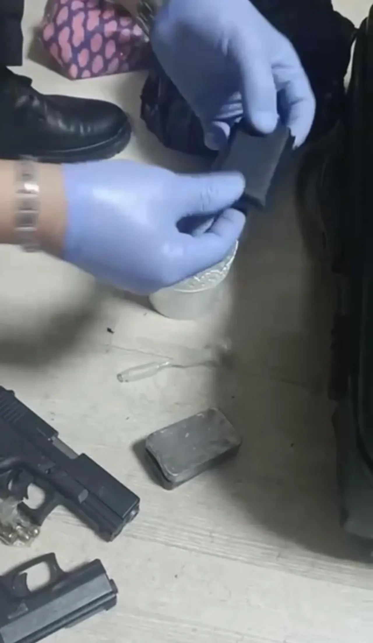 'Baron abla' pizzacı sandığı polislere yakalandı! Evindeki aramada her şey ortaya çıktı