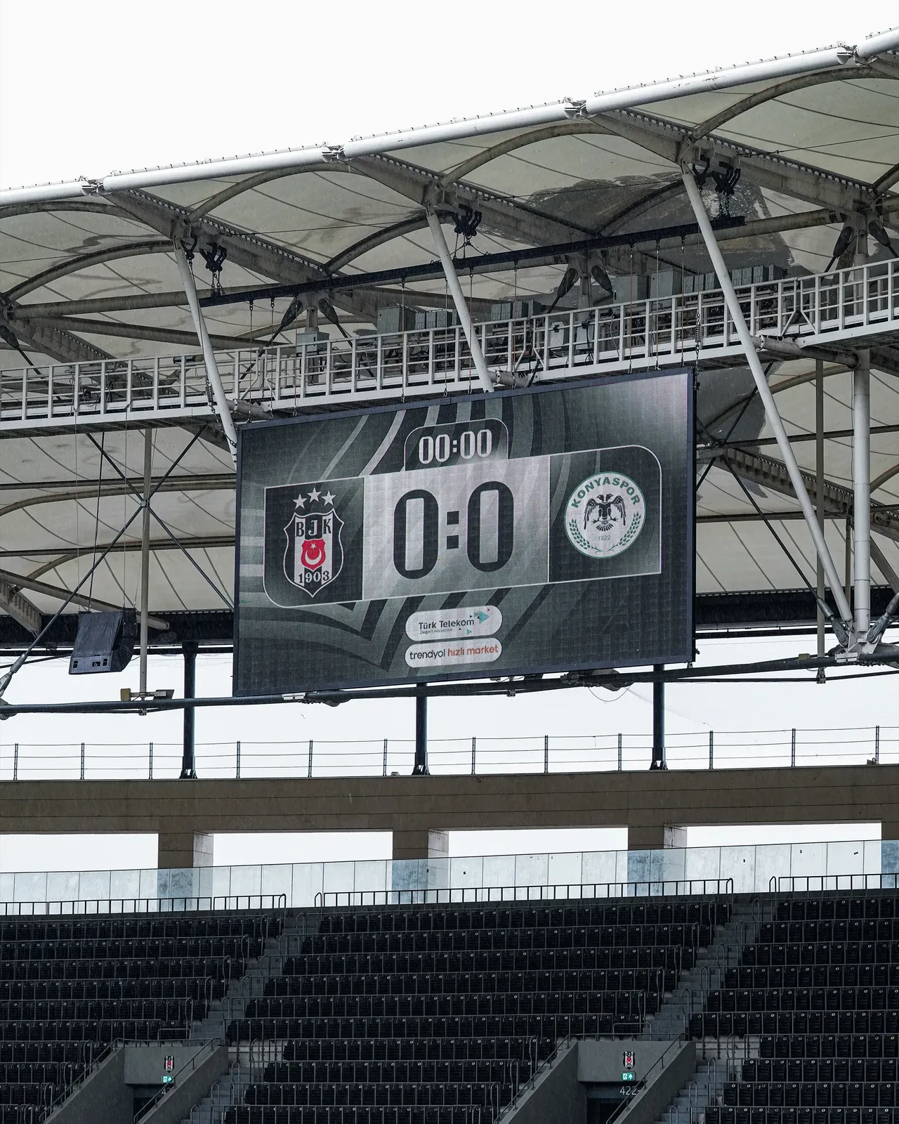 Beşiktaş Konyaspor'u mağlup etti: Yeni transfer Kristjan Asllani kırmızı kart gördü!