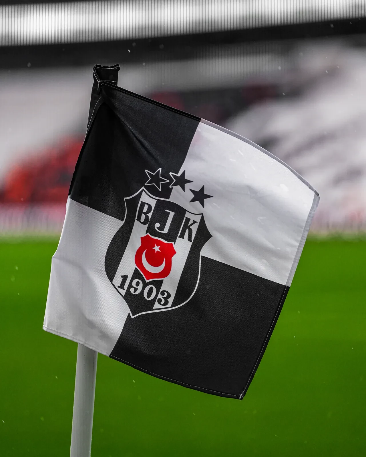 Beşiktaş Konyaspor'u mağlup etti: Yeni transfer Kristjan Asllani kırmızı kart gördü!