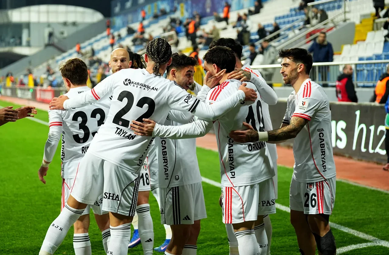 Beşiktaş sahasında Konyaspor'u ağırlıyor! Maç öncesi muhtemel 11'ler