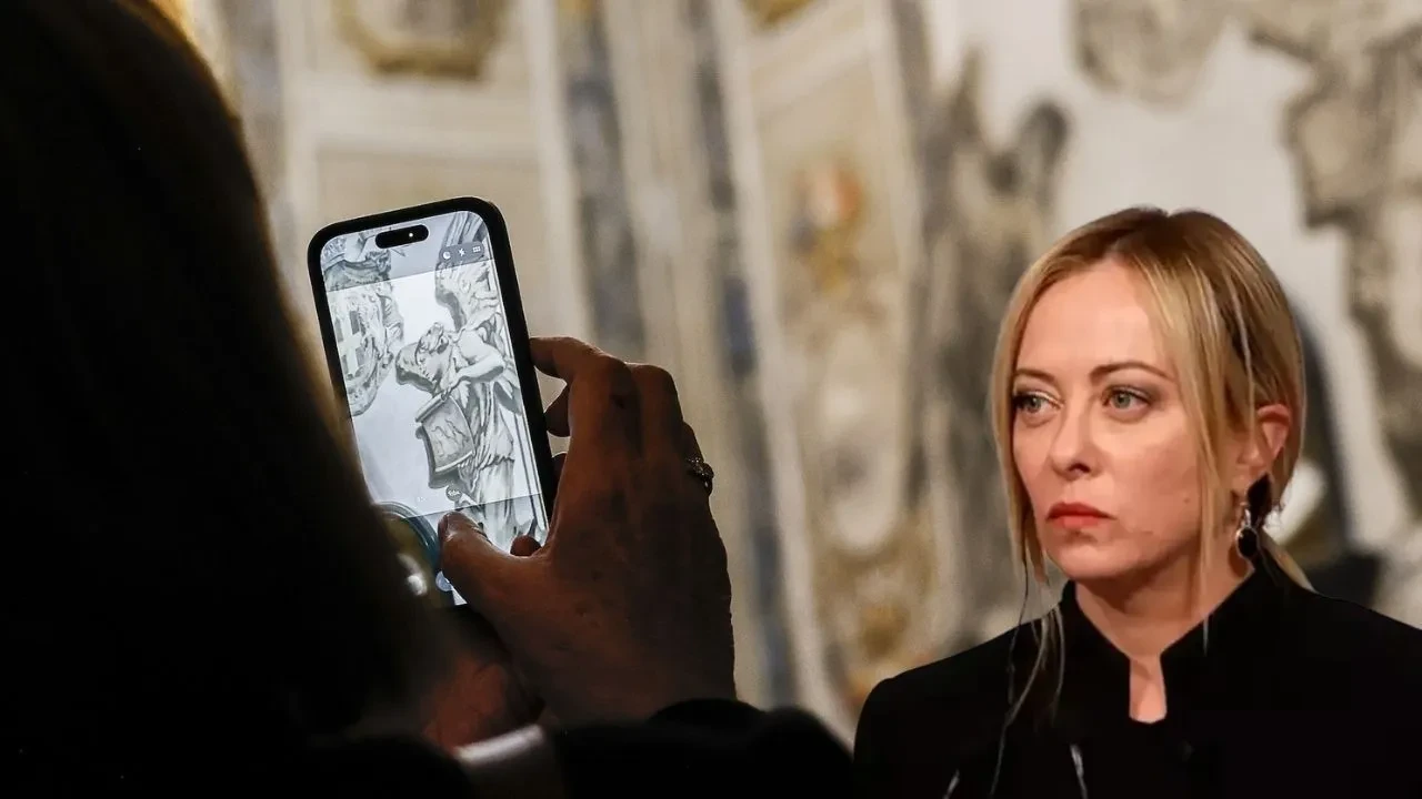 Gören turistler şaşkınlığa uğradı: Meloni kendisine benzeyen fresk için konuştu